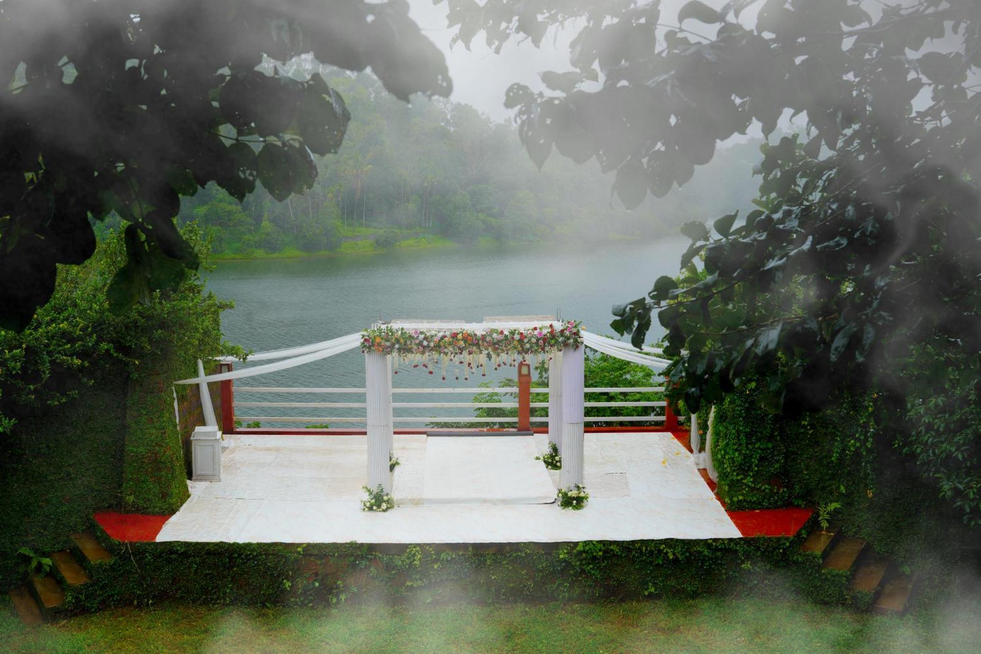 Wayanad Silverwoods Forest Resort & Spa Padinjarathara Exterior photo
